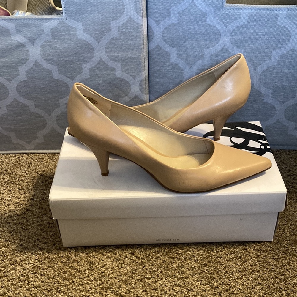 Nine West neutral heels